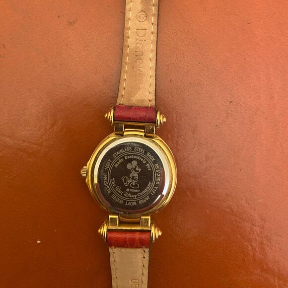 Vintage Winnie the Pooh watch with box. Interchangable bands and bezels - Picture 3 of 6